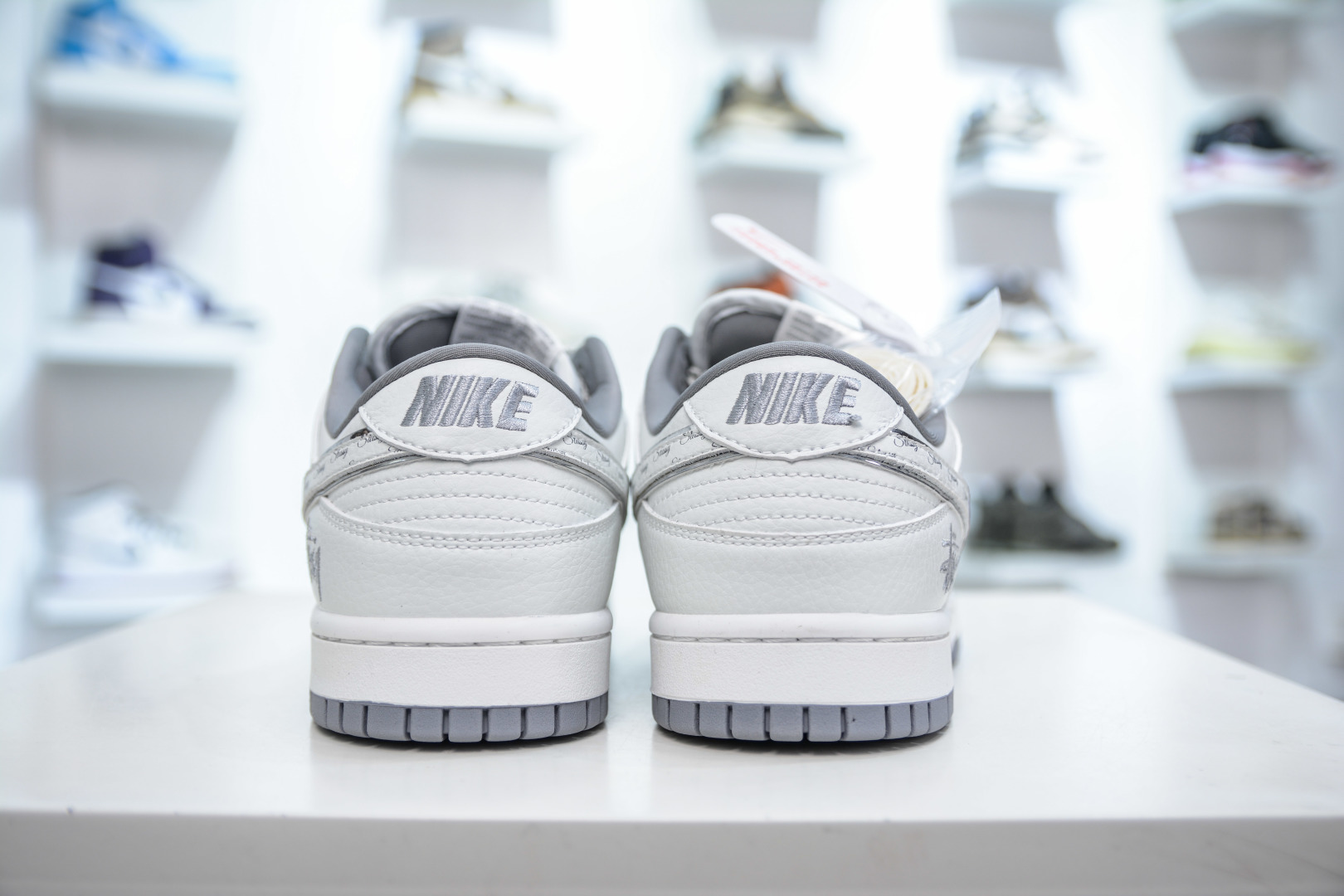 280  Nike SB Dunk Low x Stussy 斯图西联名-白灰字幕  CS1688-103