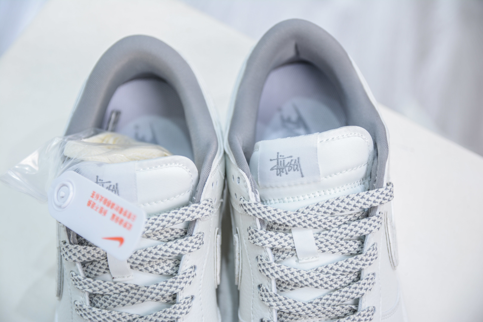 280  Nike SB Dunk Low x Stussy 斯图西联名-白灰字幕  CS1688-103
