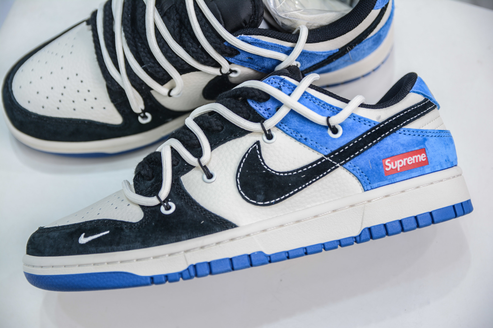 300  Nike SB Dunk Low x Supreme SUP联名-白黑蓝绑带  YX5066-271