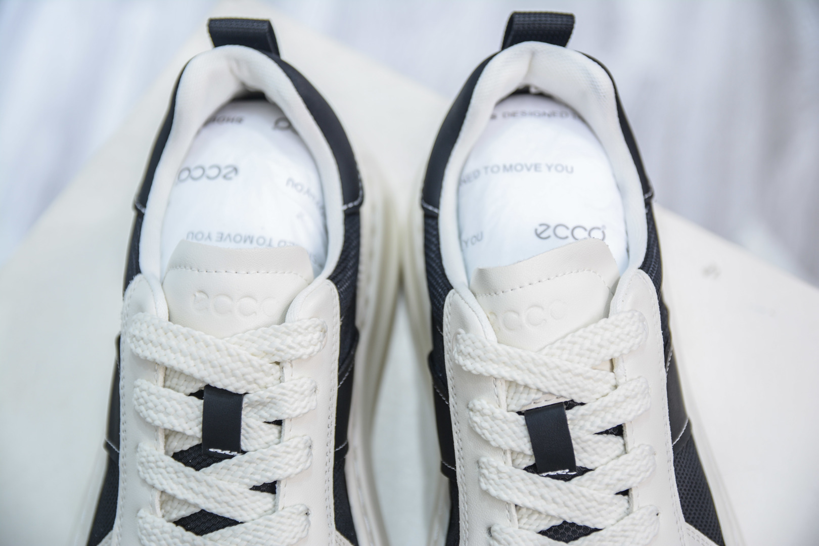 280  ECCO爱步男款休闲鞋 25年新品舒适耐磨平底板鞋