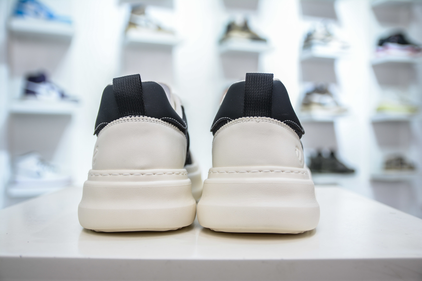 280  ECCO爱步男款休闲鞋 25年新品舒适耐磨平底板鞋