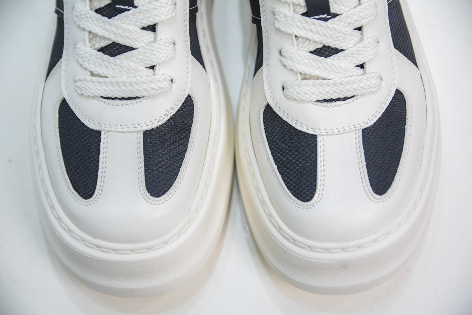 280  ECCO爱步男款休闲鞋 25年新品舒适耐磨平底板鞋
