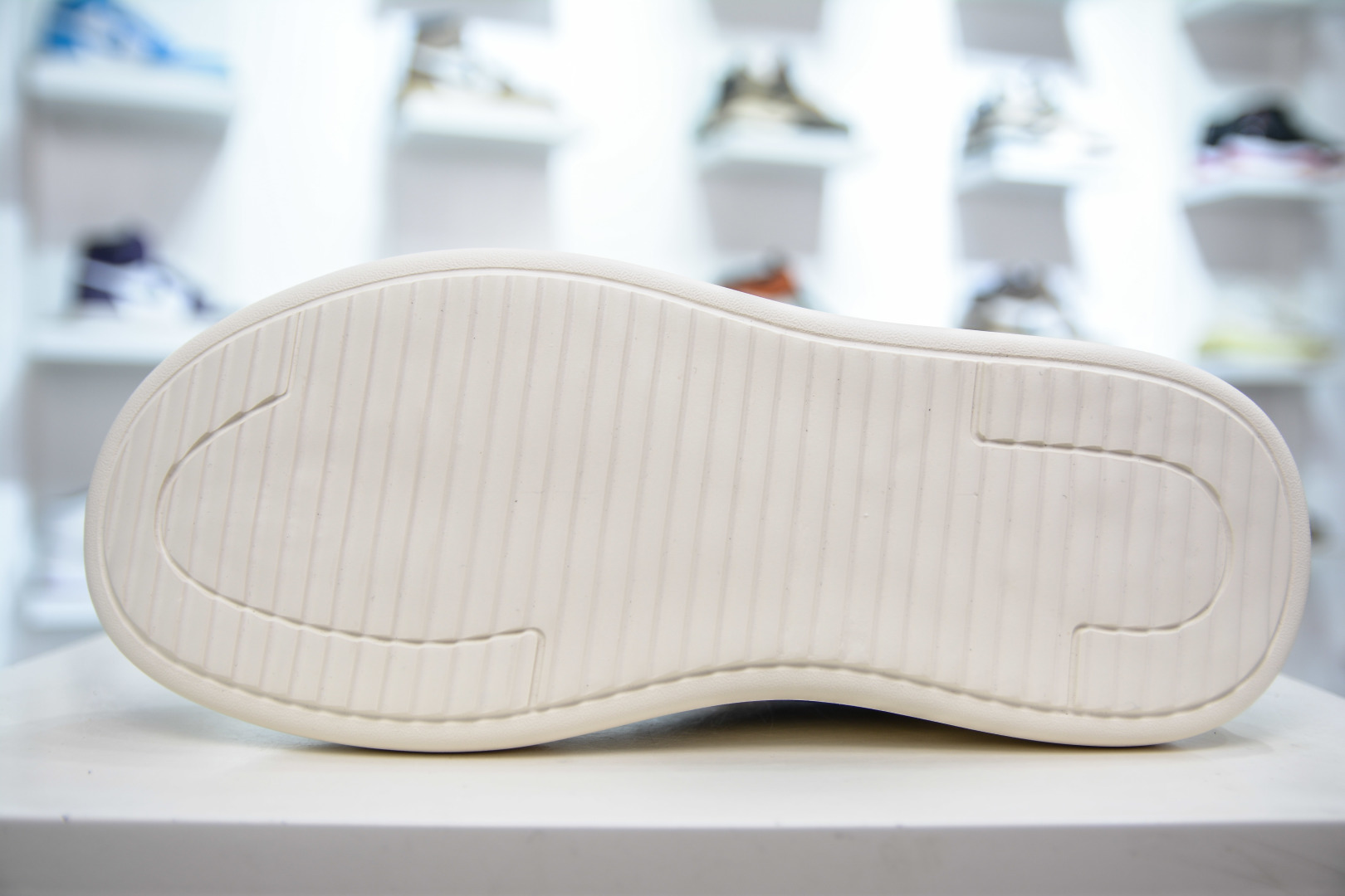 280  ECCO爱步男款休闲鞋 25年新品舒适耐磨平底板鞋