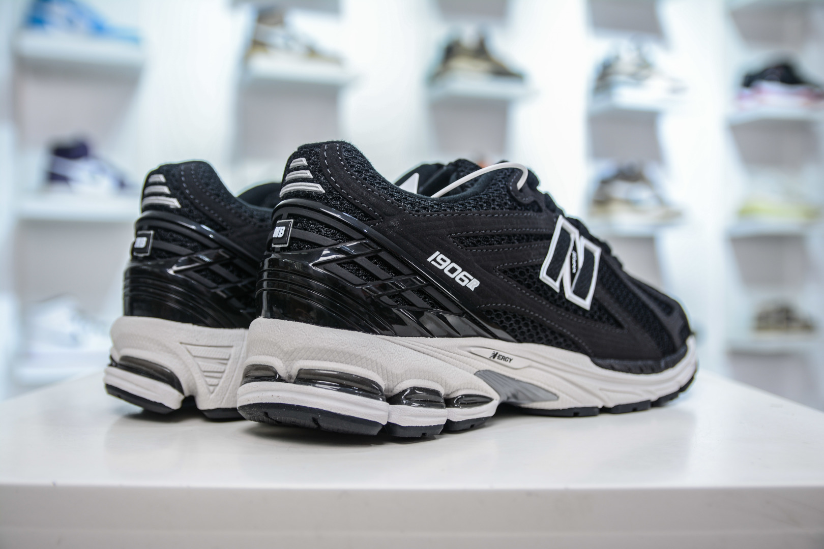 210  T版纯原 New Balance M1906R系列 复古老爹防滑耐磨低帮 跑步鞋    M1906RFB