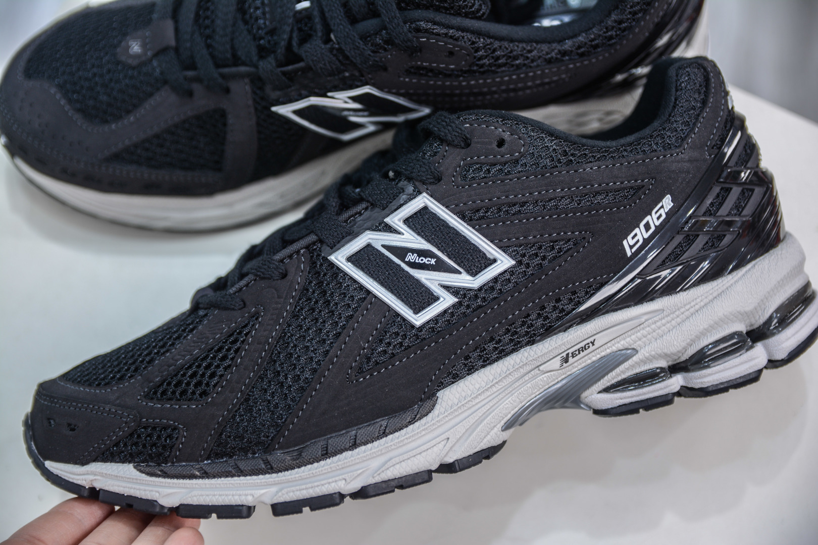 210  T版纯原 New Balance M1906R系列 复古老爹防滑耐磨低帮 跑步鞋    M1906RFB