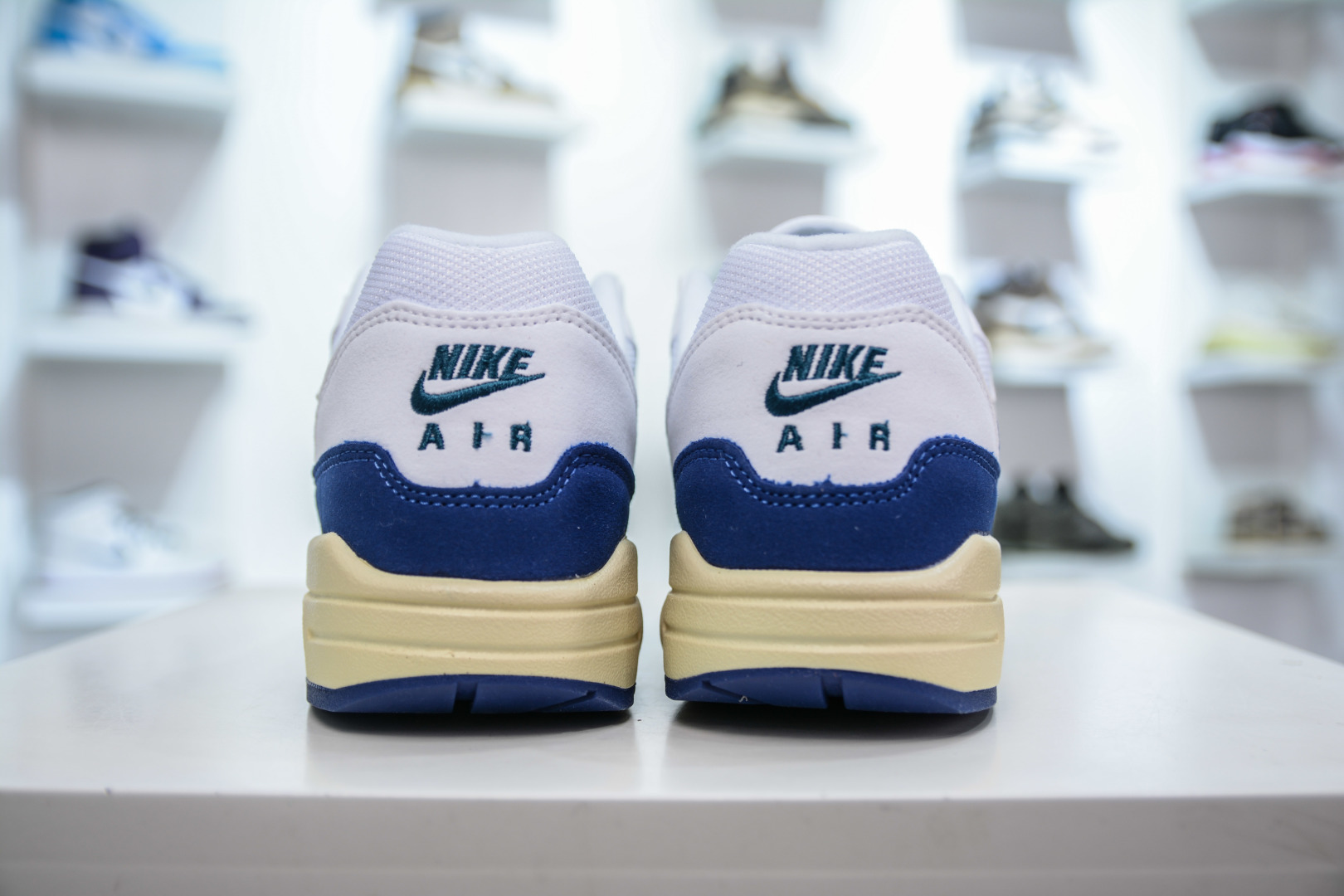 180  Nike Air Max 1”Athletic Department”初代复古气垫百搭休闲运动慢跑鞋   FQ8048-133