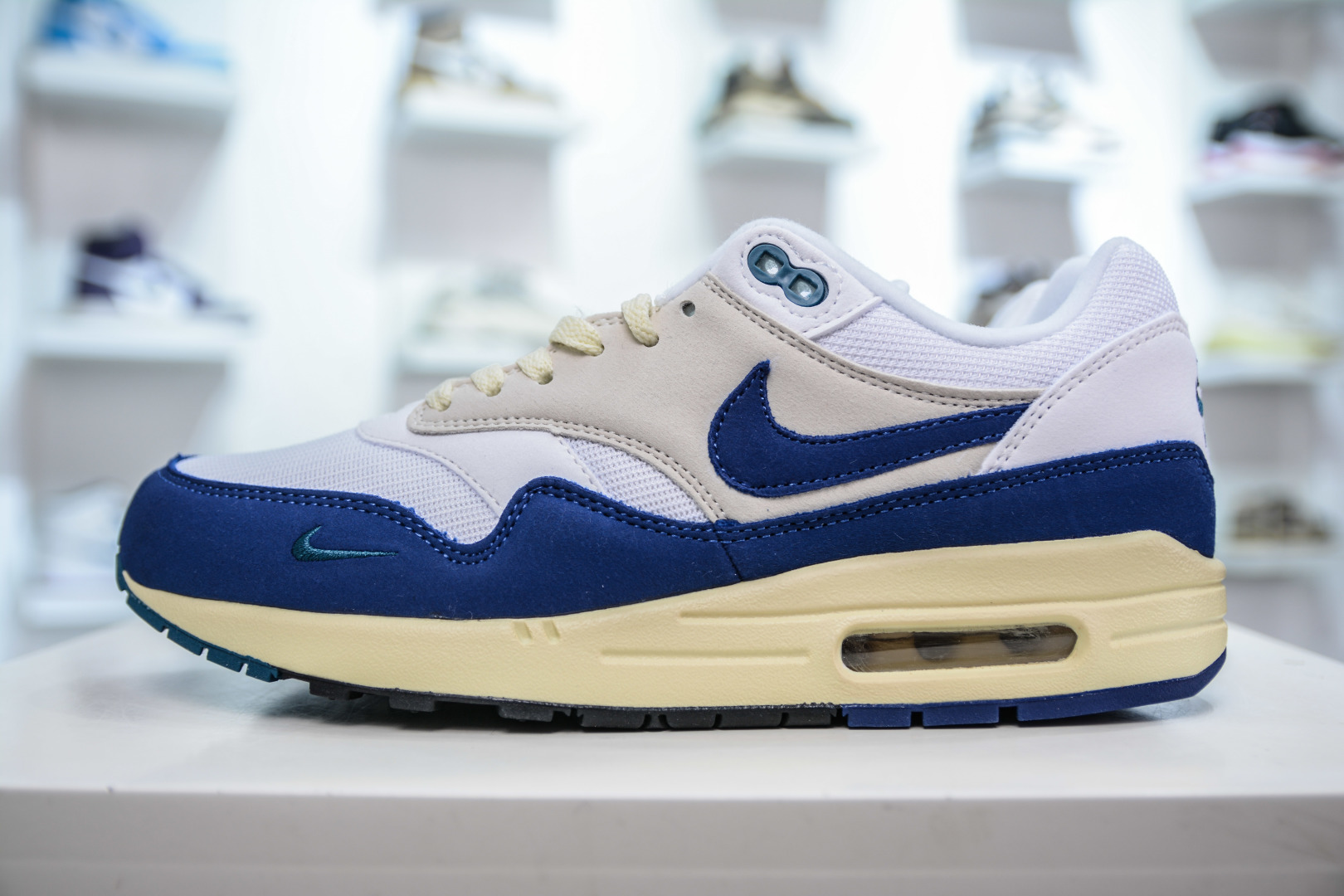 180  Nike Air Max 1”Athletic Department”初代复古气垫百搭休闲运动慢跑鞋   FQ8048-133