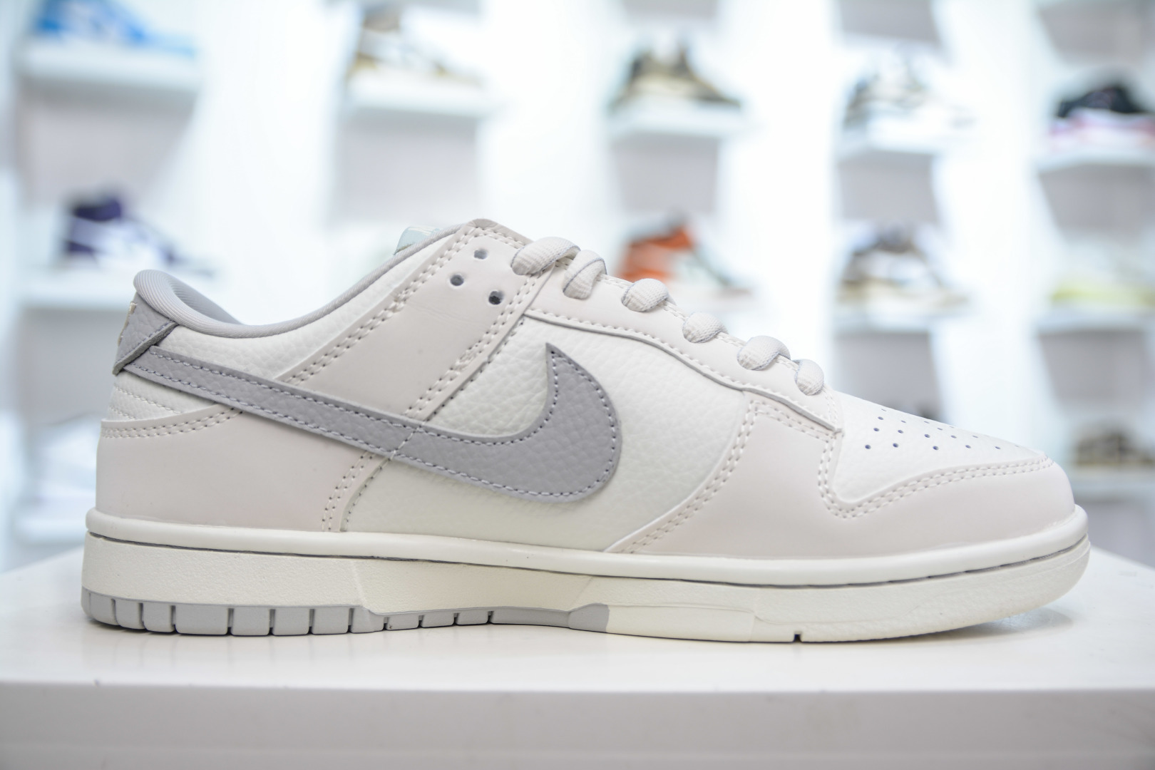 280   Nike SB Dunk Low 联名三勾-米灰  SC9207-401