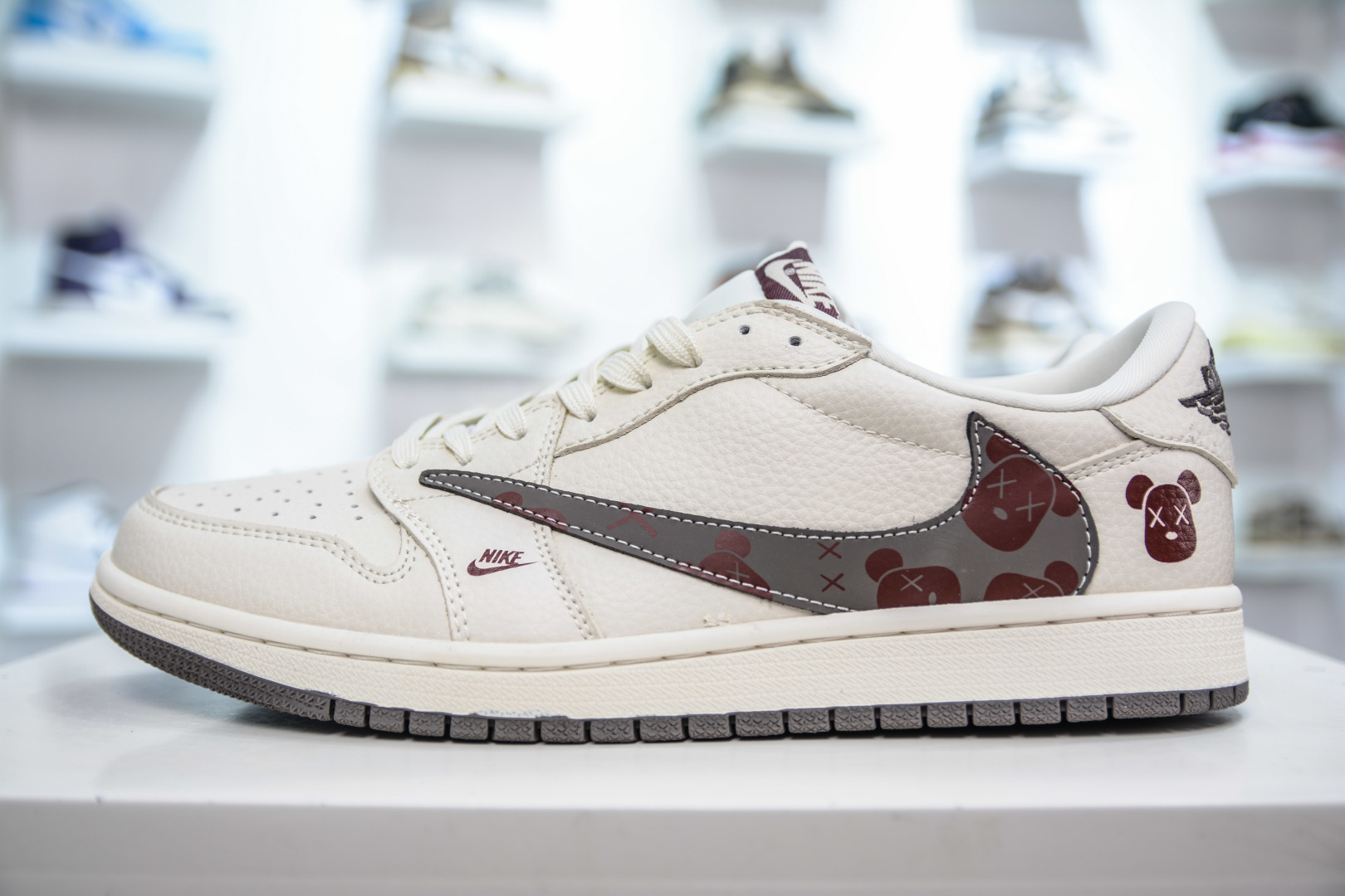 270  Air Jordan 1 Retro Low x BE@RBRICK 暴力熊联名-米白棕熊    LD2025-004