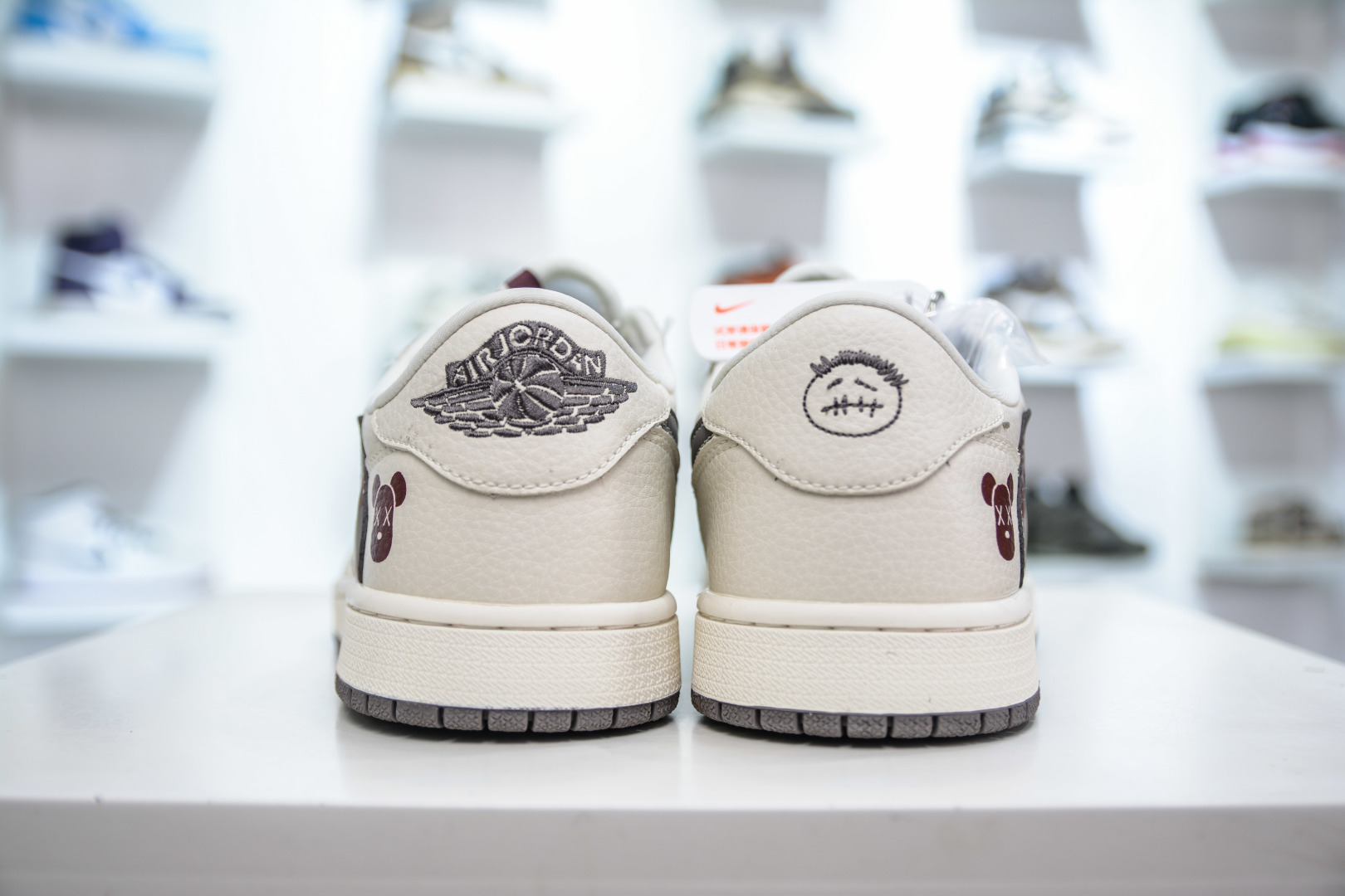 270  Air Jordan 1 Retro Low x BE@RBRICK 暴力熊联名-米白棕熊    LD2025-004