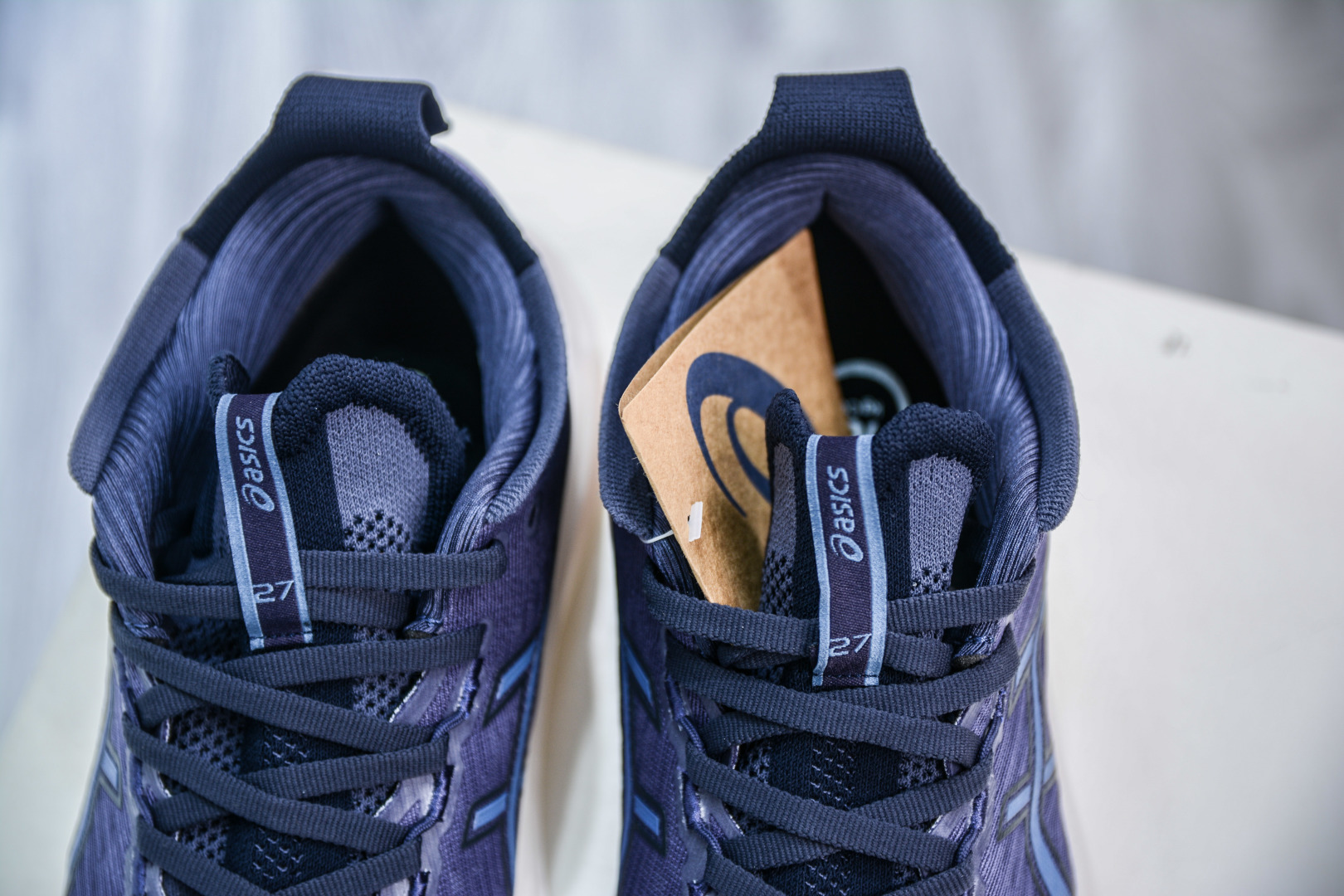 190   Asics Gel-Nimbus 27 亚瑟士专业跑鞋 Asics  1011B956-500