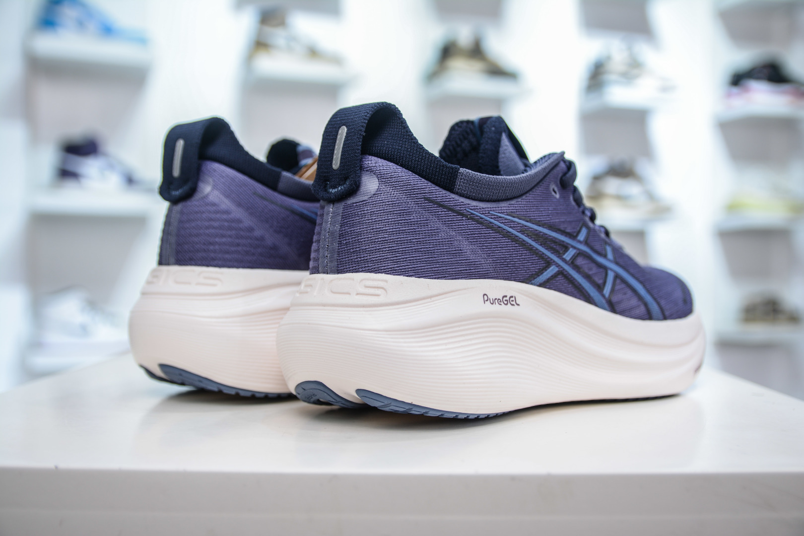 190   Asics Gel-Nimbus 27 亚瑟士专业跑鞋 Asics  1011B956-500