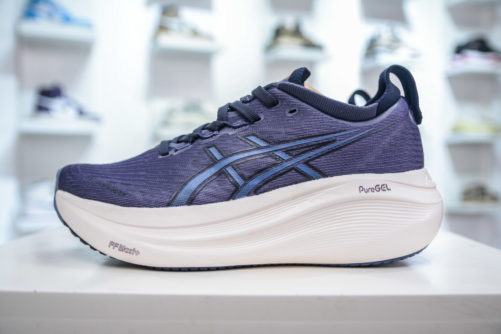 190   Asics Gel-Nimbus 27 亚瑟士专业跑鞋 Asics  1011B956-500