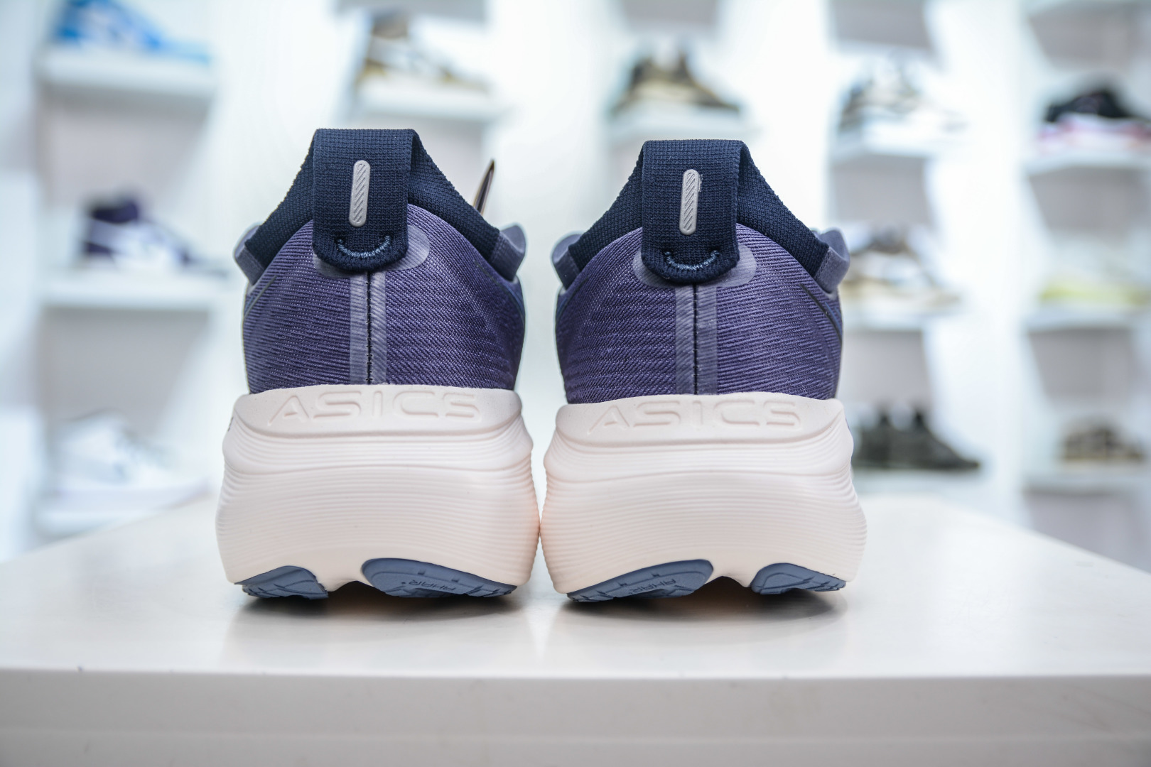 190   Asics Gel-Nimbus 27 亚瑟士专业跑鞋 Asics  1011B956-500