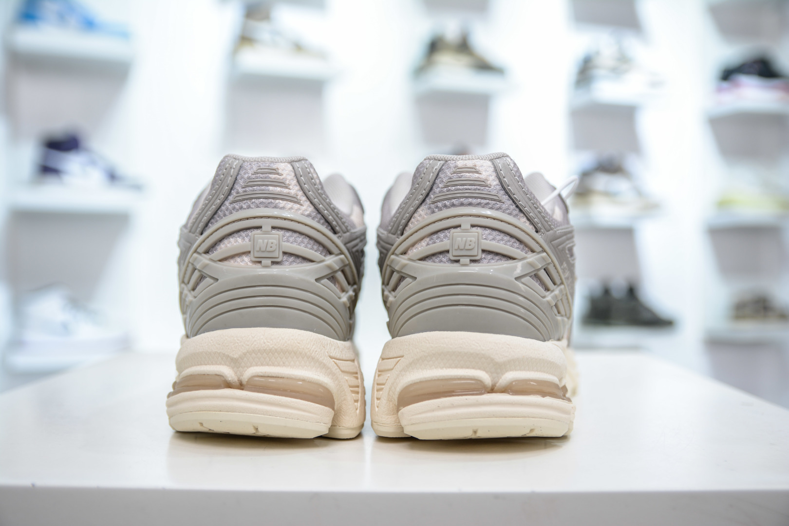 210   T版纯原 New Balance M1906R系列 复古老爹防滑耐磨低帮 跑步鞋  M1906RPA
