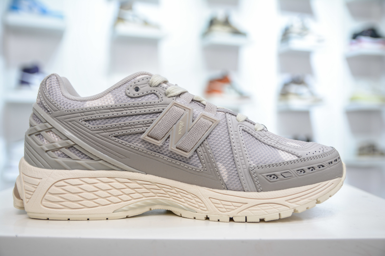 210   T版纯原 New Balance M1906R系列 复古老爹防滑耐磨低帮 跑步鞋  M1906RPA