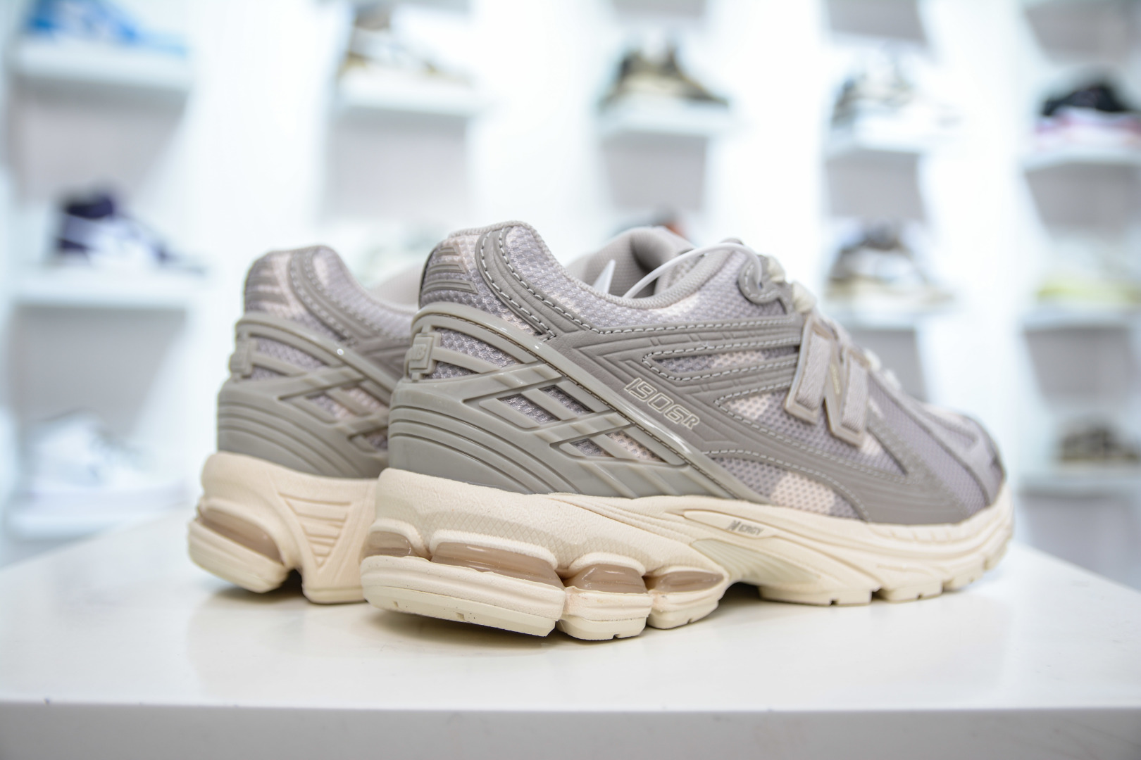 210   T版纯原 New Balance M1906R系列 复古老爹防滑耐磨低帮 跑步鞋  M1906RPA