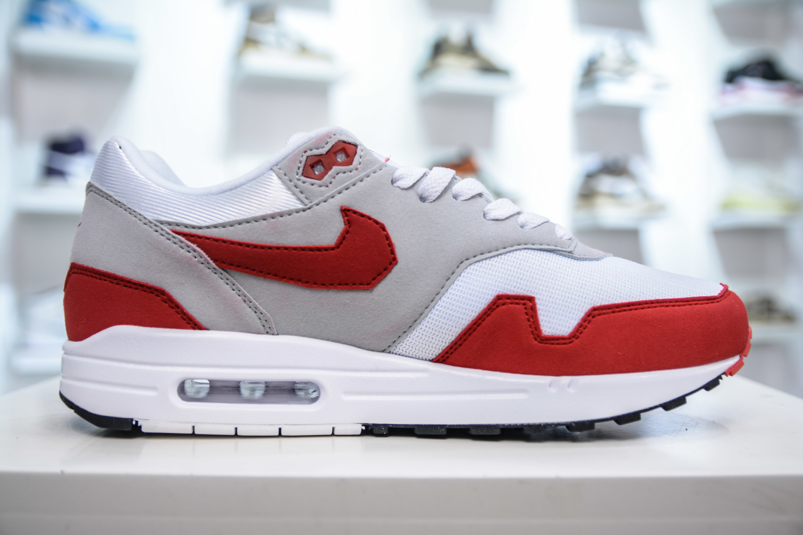 230  NK Air Max 1 初代复古气垫慢跑鞋  HQ5882-100