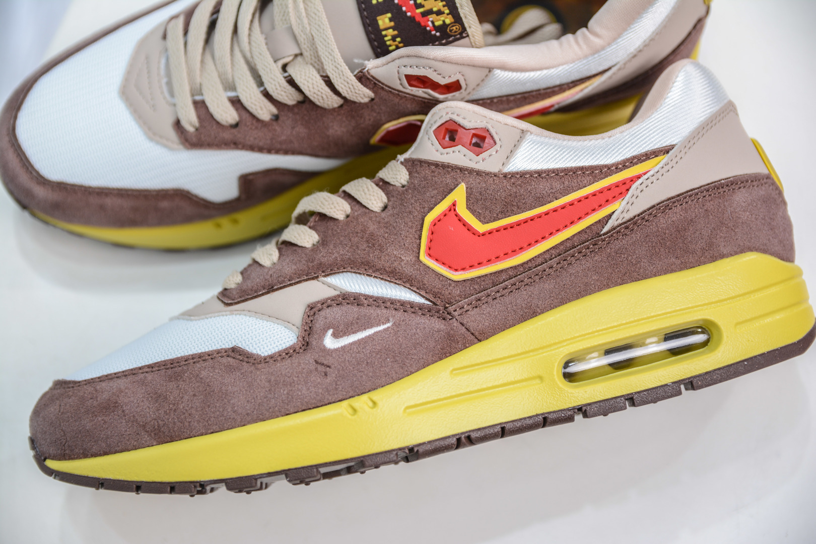230  NK Air Max 1 初代复古气垫慢跑鞋    HV5776-200