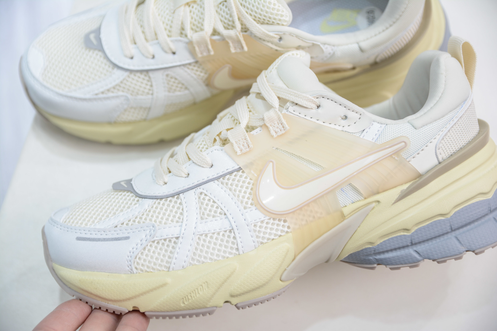 200 推优势好价 NIKE V2K Runtekk 充正版本减震防滑复古低帮跑步鞋 HQ1512-110