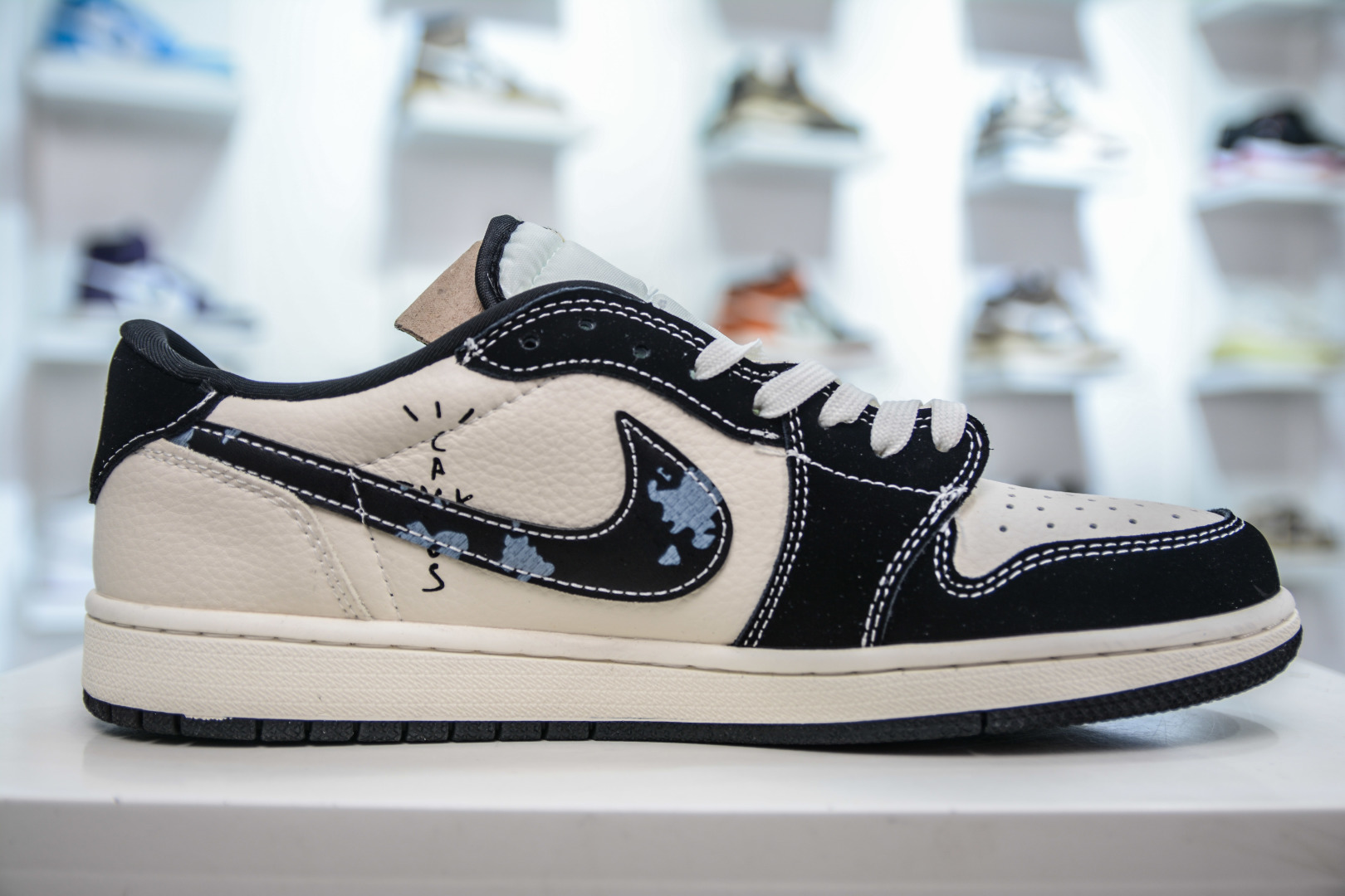 270  TS x Air Jordan 1 Retro Low x The North Face 北面联名-米黑涂鸦勾  XS2024-021
