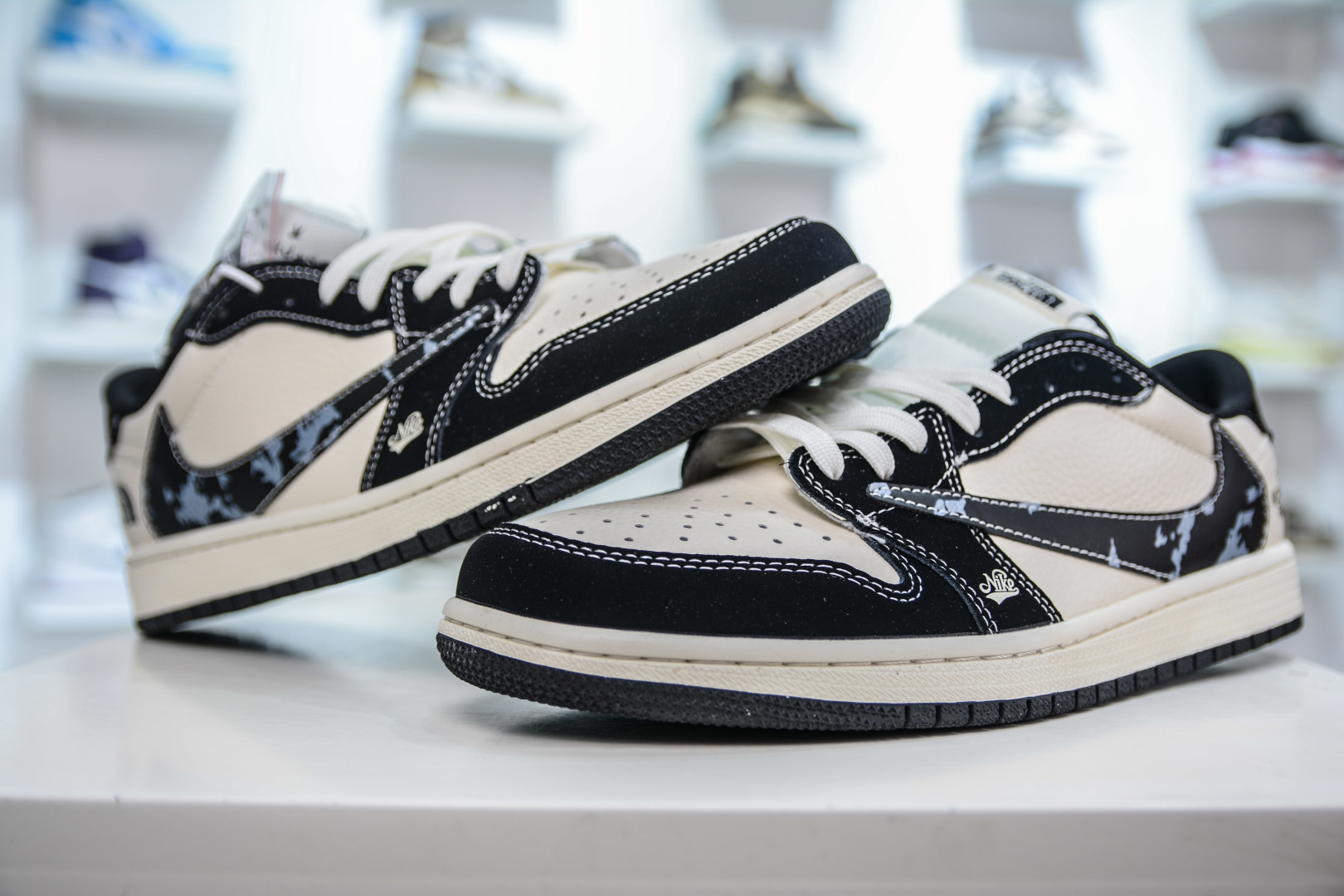 270  TS x Air Jordan 1 Retro Low x The North Face 北面联名-米黑涂鸦勾  XS2024-021