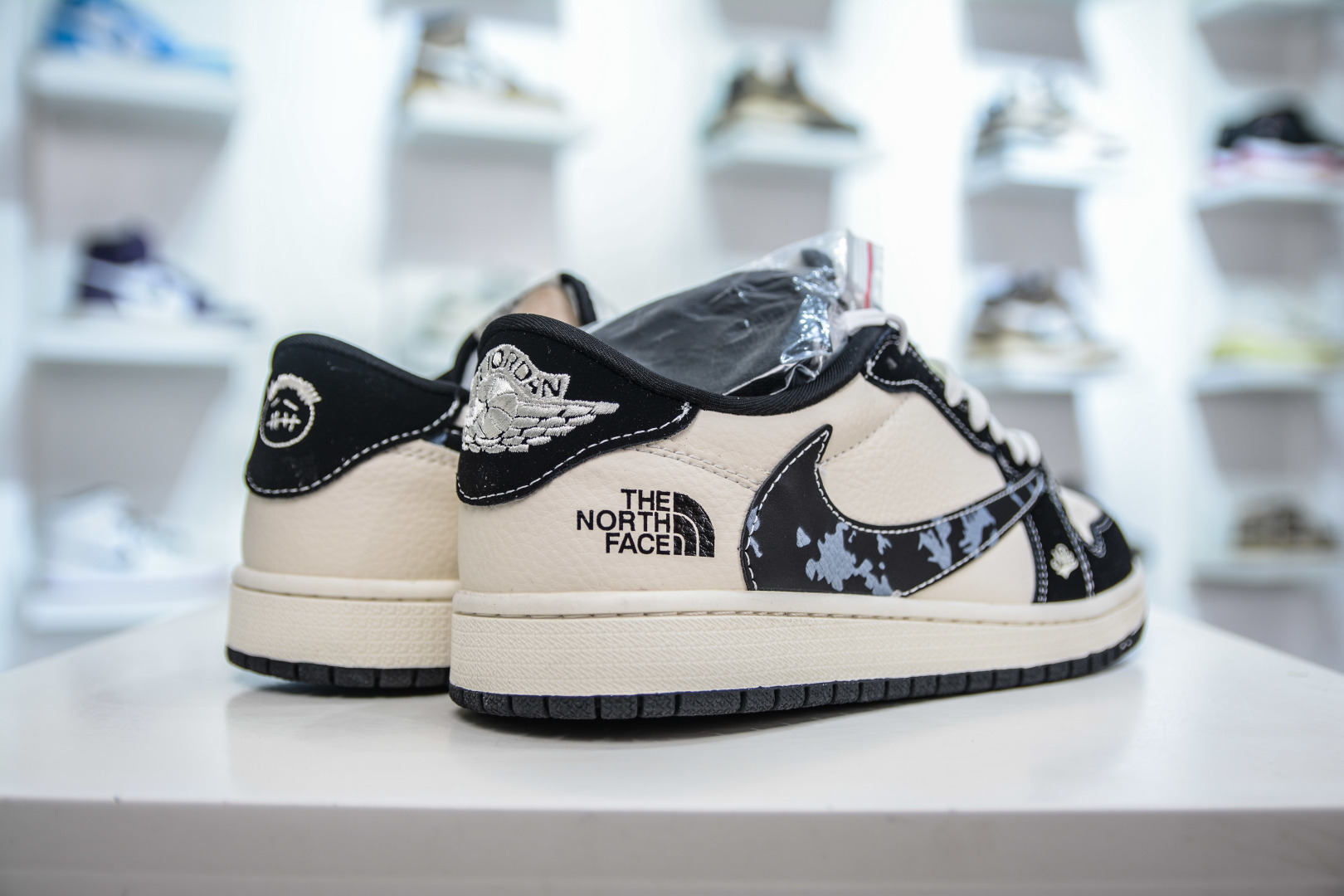 270  TS x Air Jordan 1 Retro Low x The North Face 北面联名-米黑涂鸦勾  XS2024-021