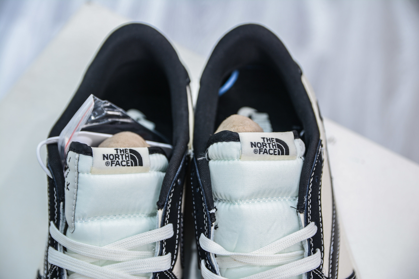 270  TS x Air Jordan 1 Retro Low x The North Face 北面联名-米黑涂鸦勾  XS2024-021