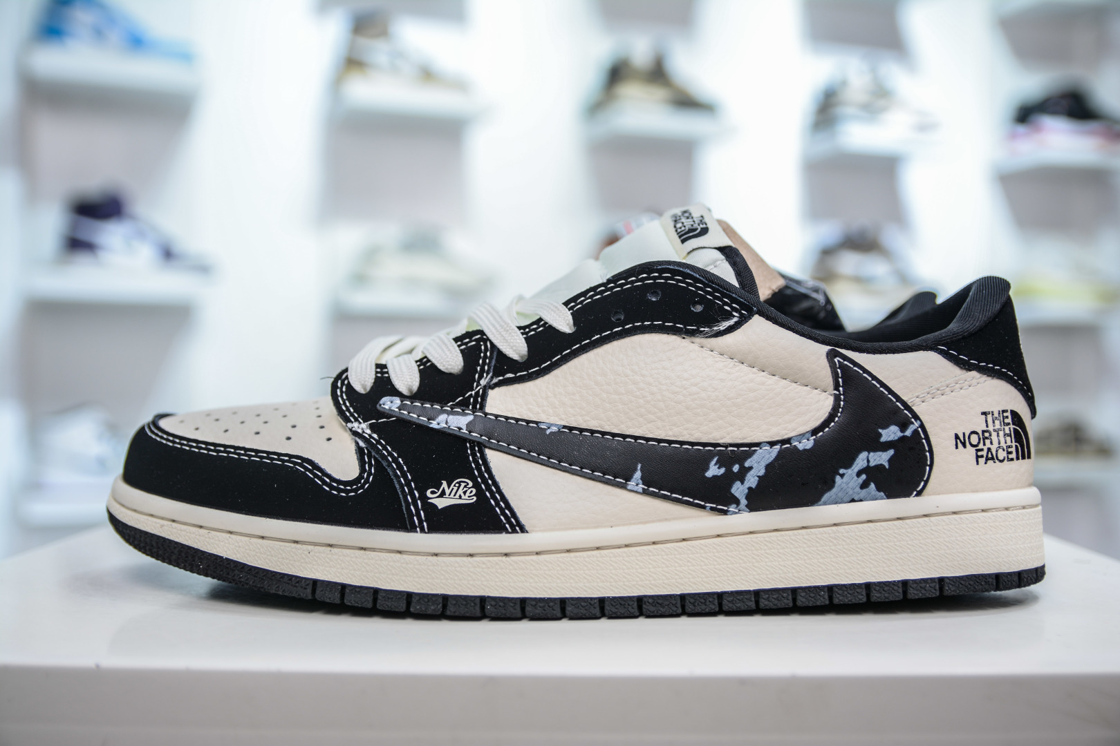 270  TS x Air Jordan 1 Retro Low x The North Face 北面联名-米黑涂鸦勾  XS2024-021