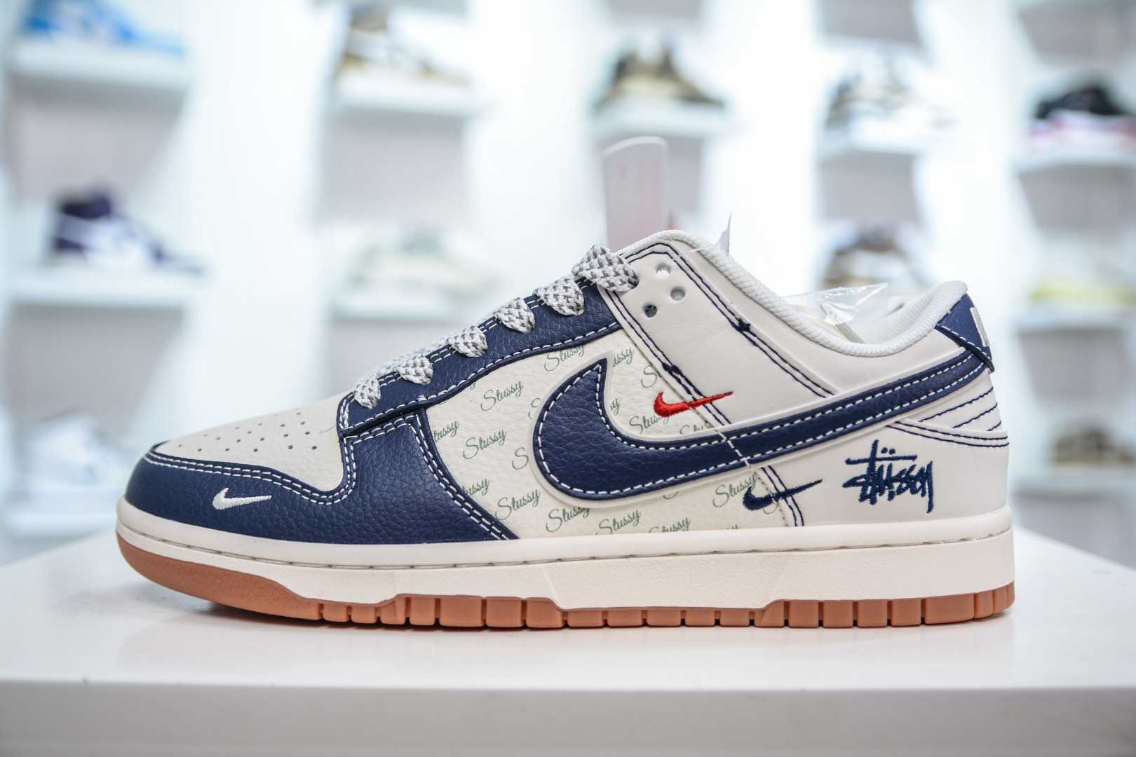280  Nike SB Dunk Low x Stussy 斯图西联名-白蓝生胶  XS6089-529