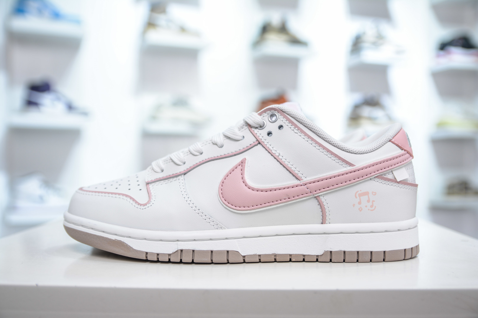 230  YC纯原 Nike Dunk Low 心动旋律 白粉  WP0212-013
