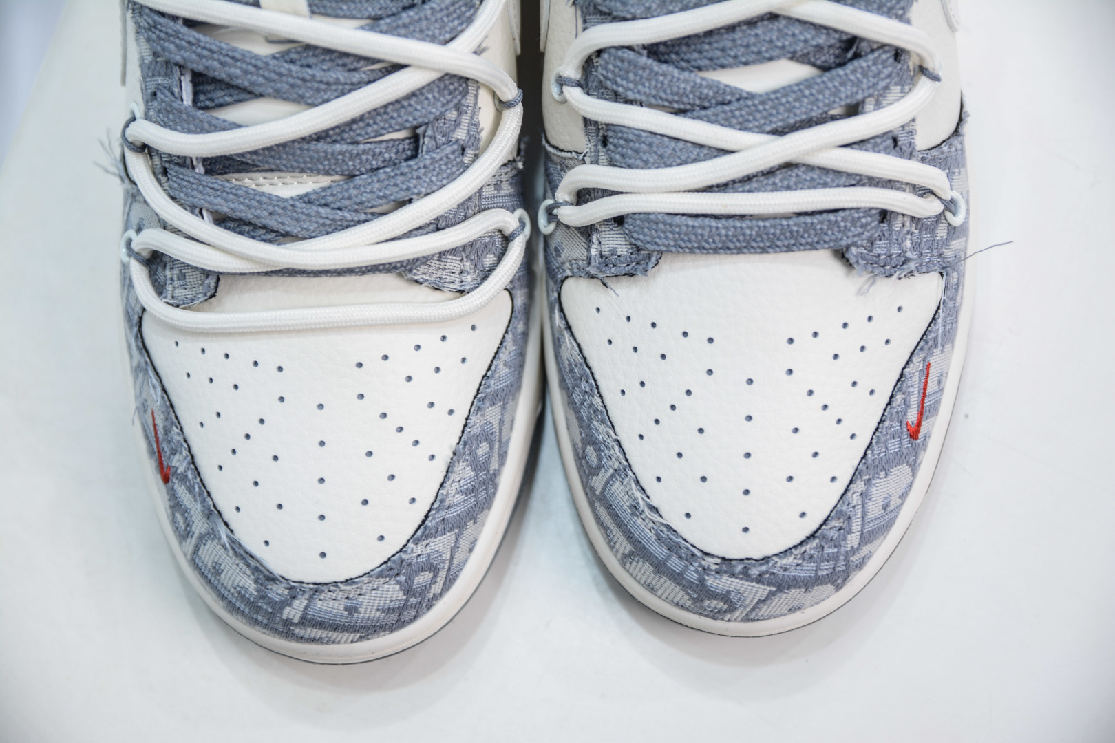 300  Nike SB Dunk Low x DIOR 迪奥联名-白灰牛仔  SJ2068-316