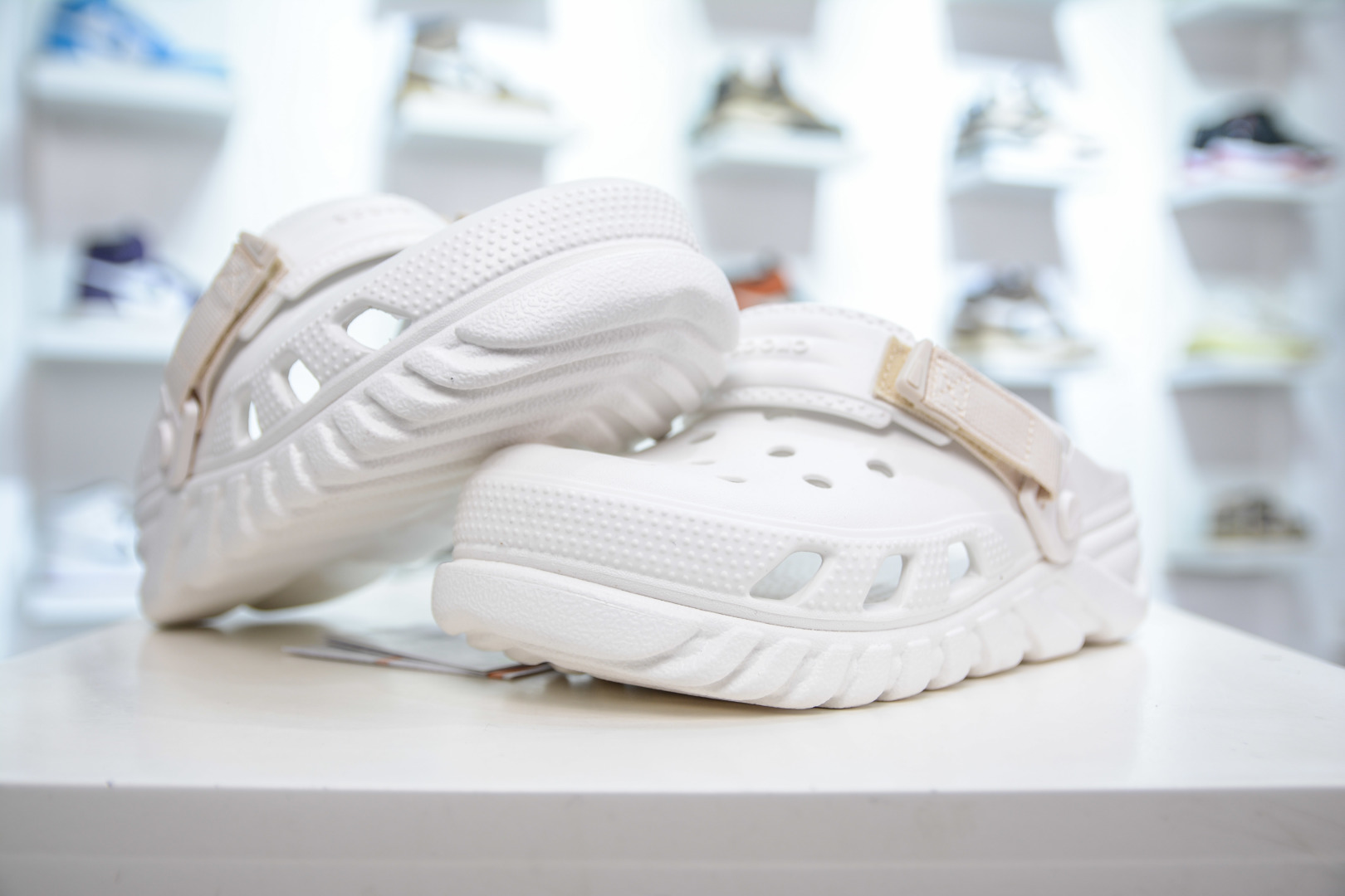 120  Crocs 卡骆驰 Duet Max Clog 涡轮系列 柔软舒适 沙滩鞋洞洞鞋卡骆驰