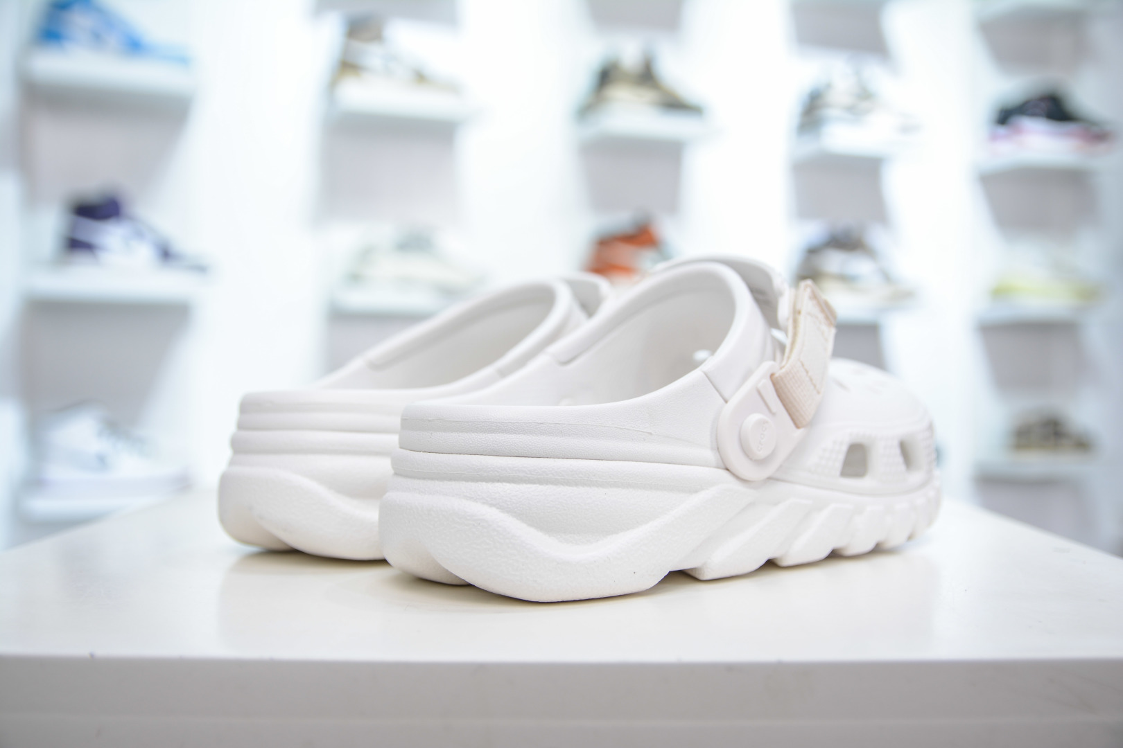 120  Crocs 卡骆驰 Duet Max Clog 涡轮系列 柔软舒适 沙滩鞋洞洞鞋卡骆驰