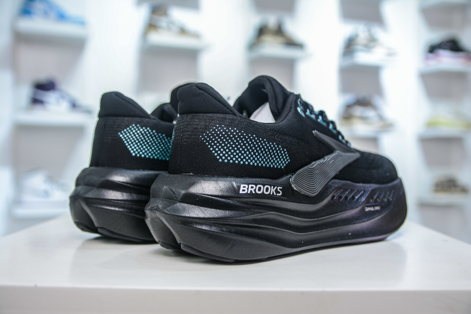 240 Brooks 布鲁克斯 Glycerin Max 超弹轻盈跑步鞋 120436 1B 026