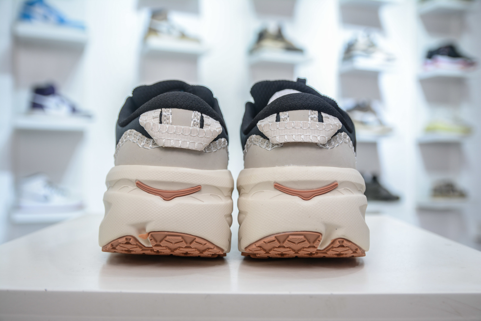 200 CS版 HOKA ONE ONE Bondi B3 LS 运动舒适低帮跑步鞋 1155351/BKLB