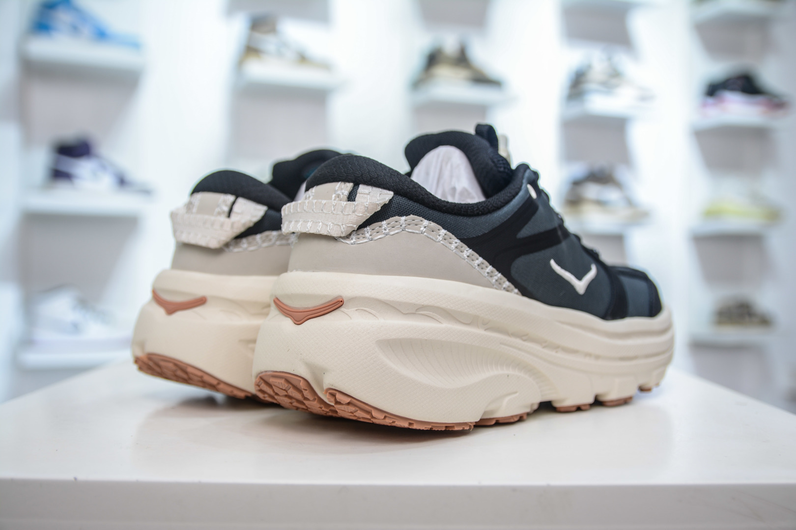 200 CS版 HOKA ONE ONE Bondi B3 LS 运动舒适低帮跑步鞋 1155351/BKLB