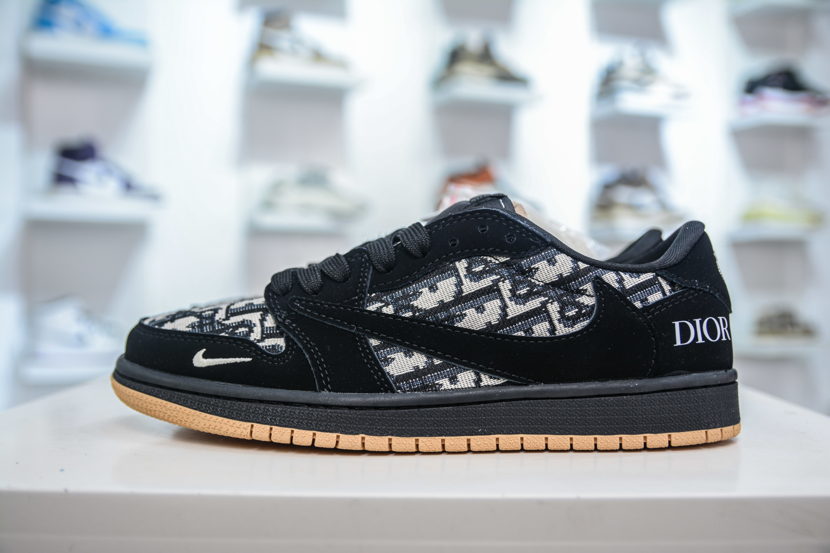 270 TS x Air Jordan AJ1 Low x DIOR 迪奥联名-黑针织生胶 倒钩低帮 XS2024-069