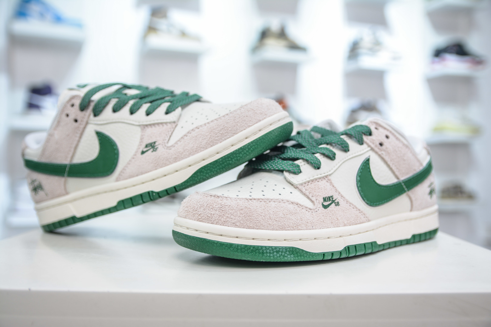 260 Nike SB Dunk Low x Stussy 斯图西联名-白灰绿 FX1588-305