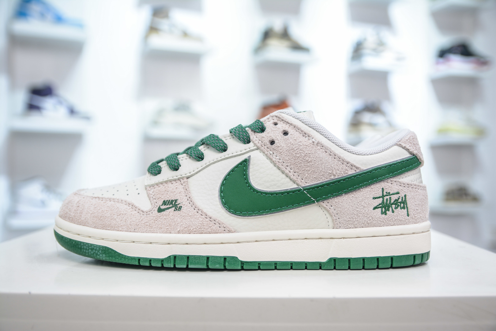 260 Nike SB Dunk Low x Stussy 斯图西联名-白灰绿 FX1588-305