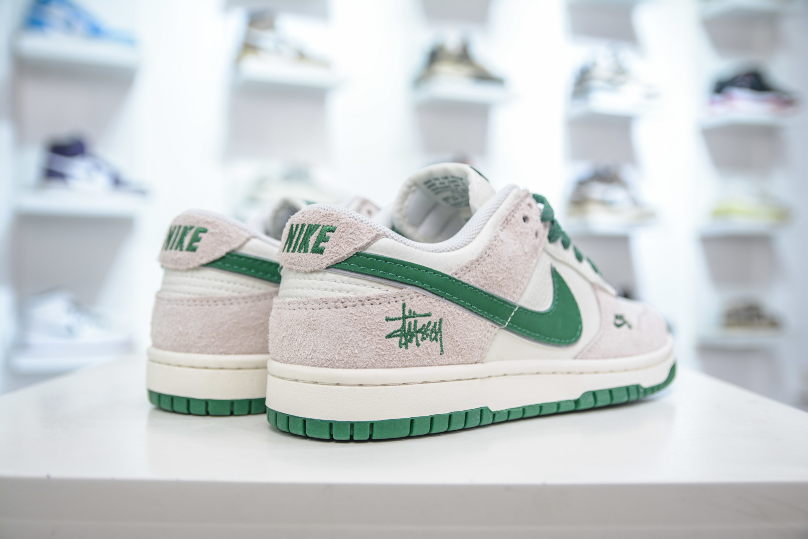 260 Nike SB Dunk Low x Stussy 斯图西联名-白灰绿 FX1588-305
