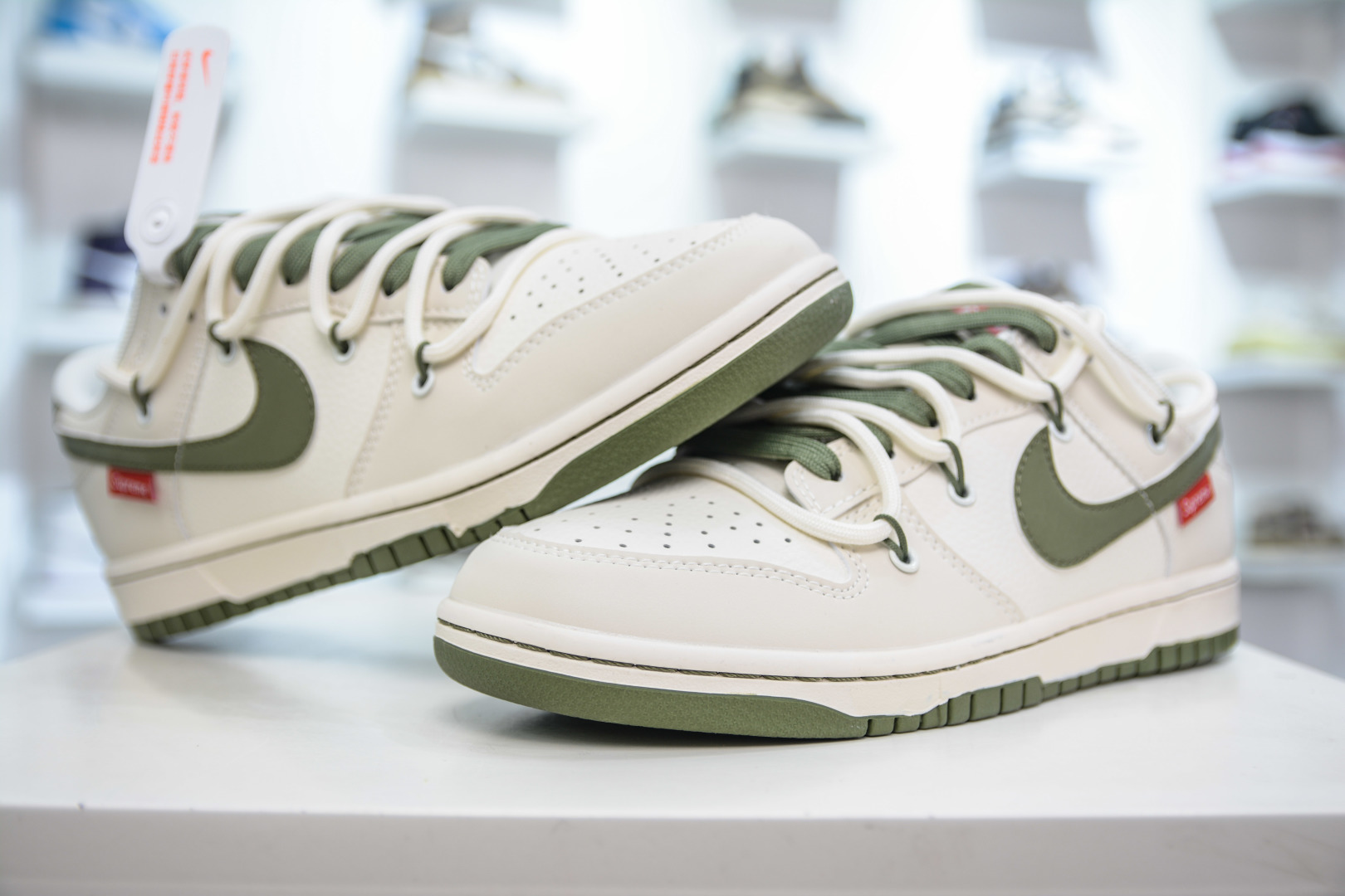 300 Nike SB Dunk Low x Supreme SUP联名-米白绿绑带 DM6868-090