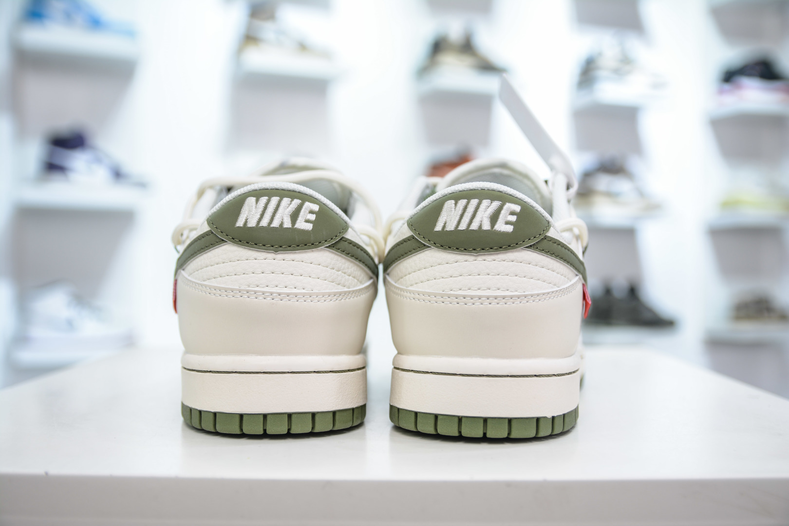 300 Nike SB Dunk Low x Supreme SUP联名-米白绿绑带 DM6868-090