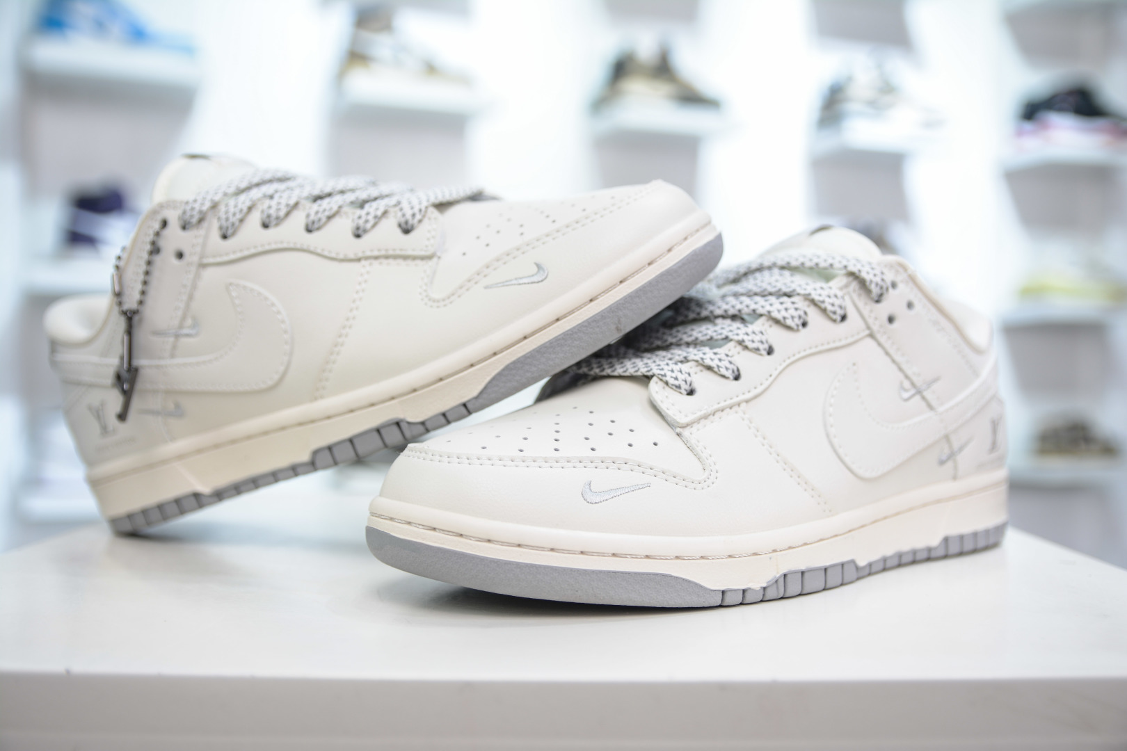 280 Nike SB Dunk Low x Louis Vuitton LV联名-米灰三勾 XX3168-180