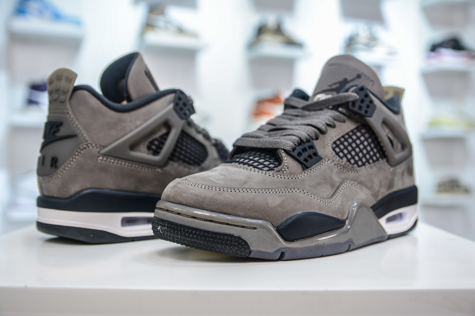 Travis Scott x Air Jordan 4 Retro 'Cave Stone' Limited Edition Sneakers 4 cmp i1746735232200 7323 0 3
