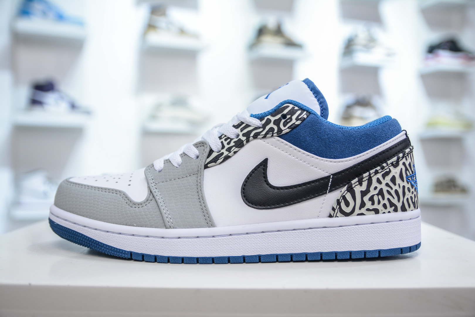 Air Jordan 1 Low 'Cracked Leather' White Blue Men's Shoe DM1199-140 1 cmp i1746735477600 388 0 0