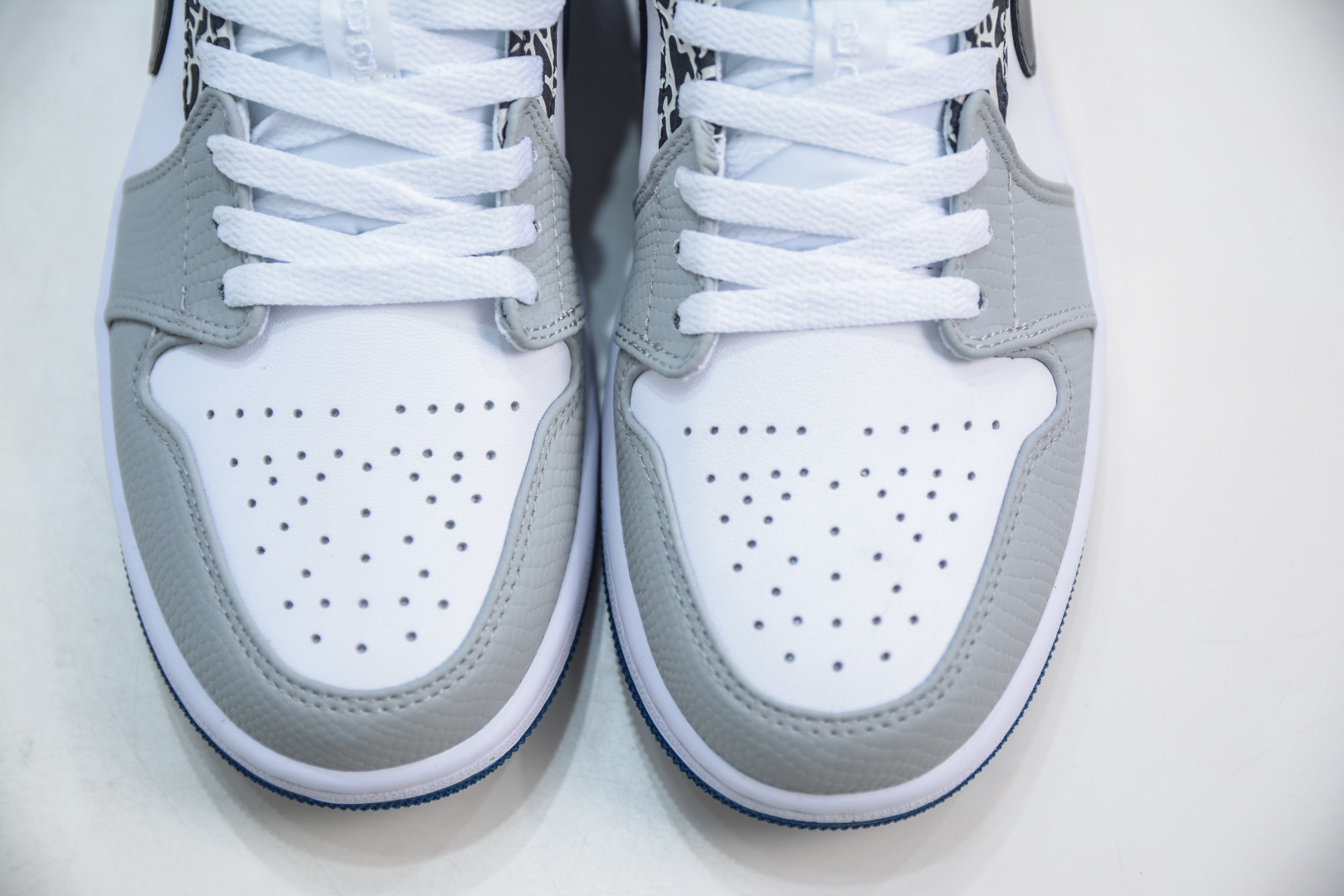 Air Jordan 1 Low 'Cracked Leather' White Blue Men's Shoe DM1199-140 9 cmp i1746735477603 2893 0 8