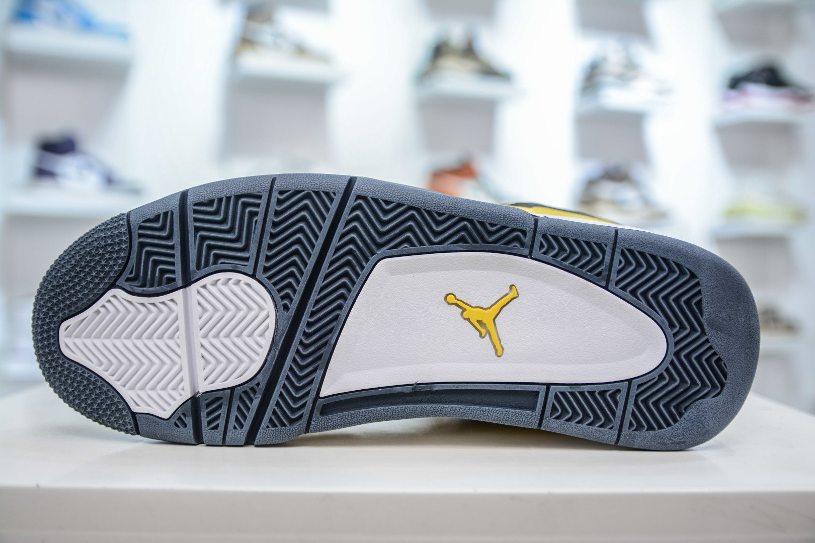 450 OG纯原 Air Jordan AJ4 ”Tour Yellow” 电母 黑黄 CT8527-700