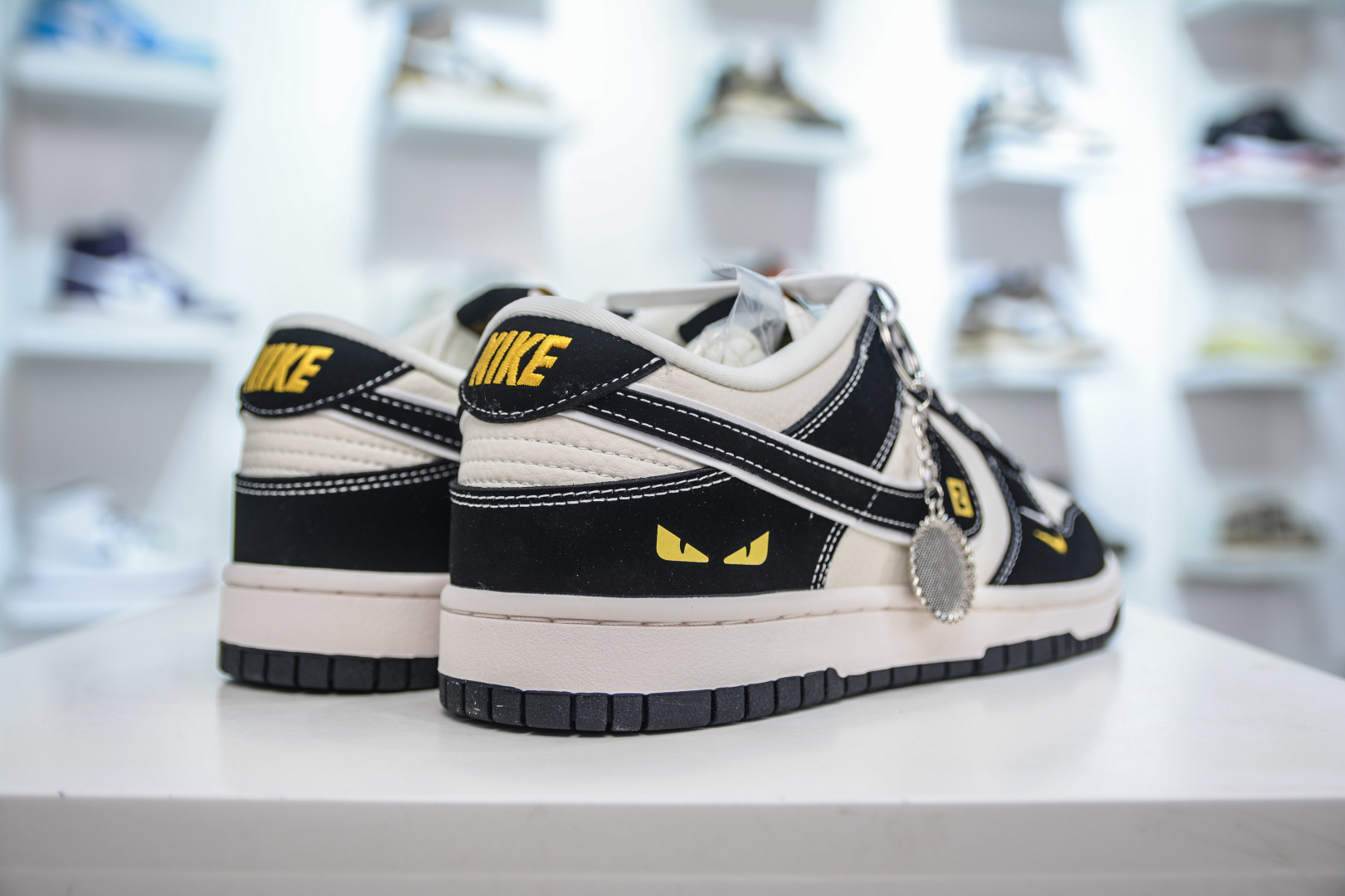 280 Nike SB Dunk Low x FEND 芬迪联名-黑白 LW1818-115