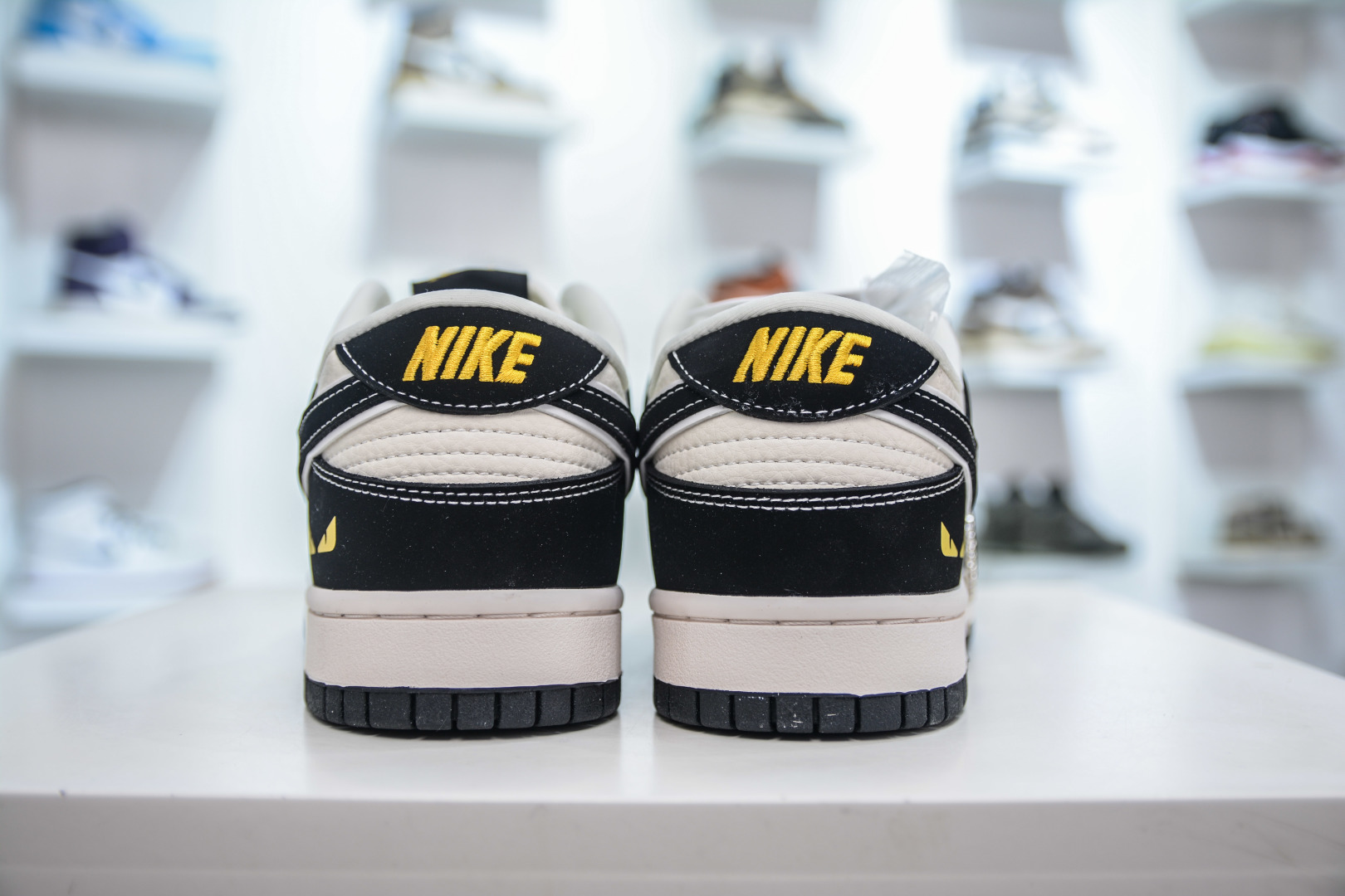 280 Nike SB Dunk Low x FEND 芬迪联名-黑白 LW1818-115